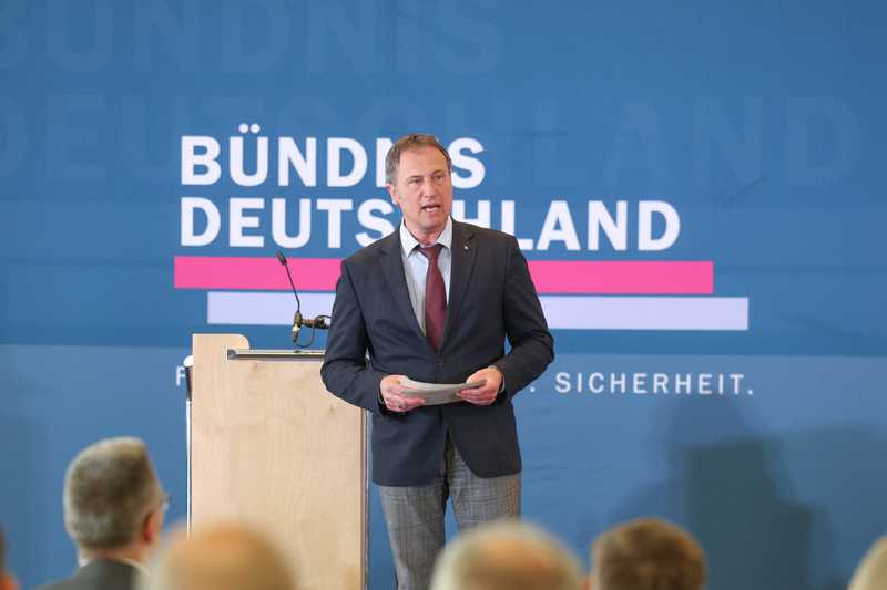 Der „Bündnis Deutschland“-Parteivorsitzende Steﬀen Große auf dem ersten Bundesparteitag am 18. März 2023 in Berlin.