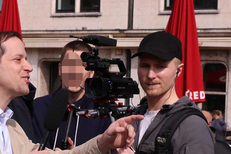 Roger Beckamp (l.) mit Kameramann Christian Schäler