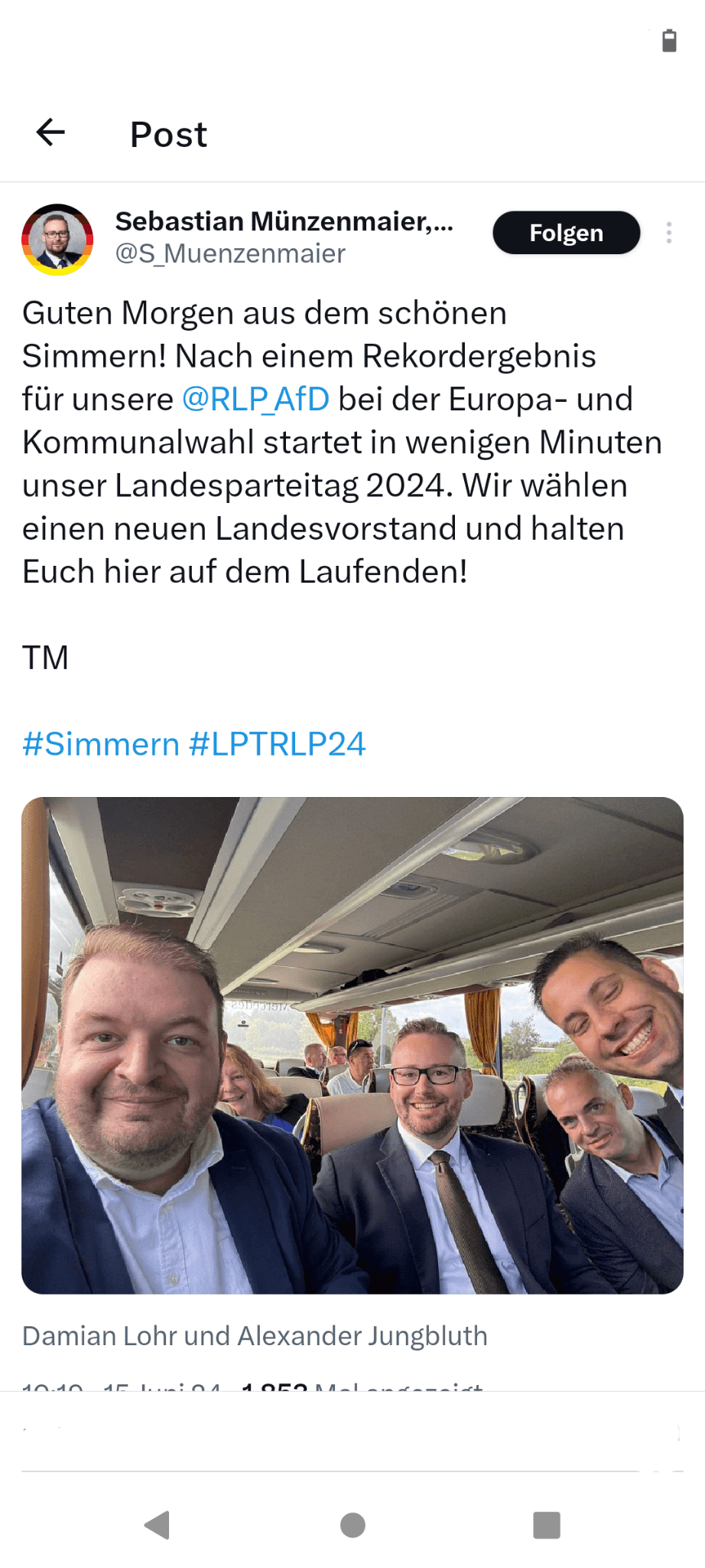 Damian Lohr (1.v.l.) und Sebastian Münzenmai-er (2.v.l.) auf dem Weg zum AfD Landespartei-tag. Mit dabei Alexander Jungbluth (1.v.r.).