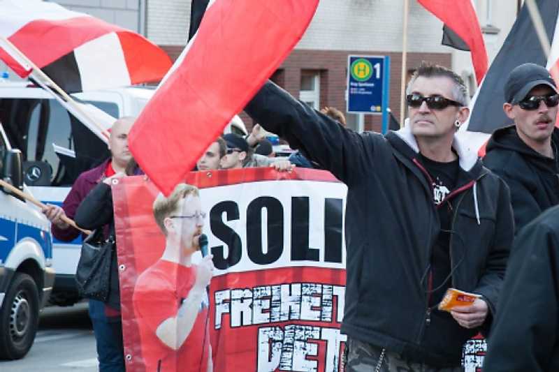 Wenige Tage vor den Razzien: Olaf Ogorek (Mitte) am 1. Mai 2015 in Essen.