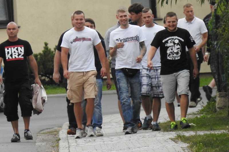 Besucher des Rechtsrock-Konzertes "Rock gegen Überfremdung" 2016.