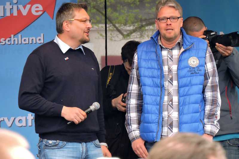 AfD-Vorzeigemalocher Guido Reil (r.)